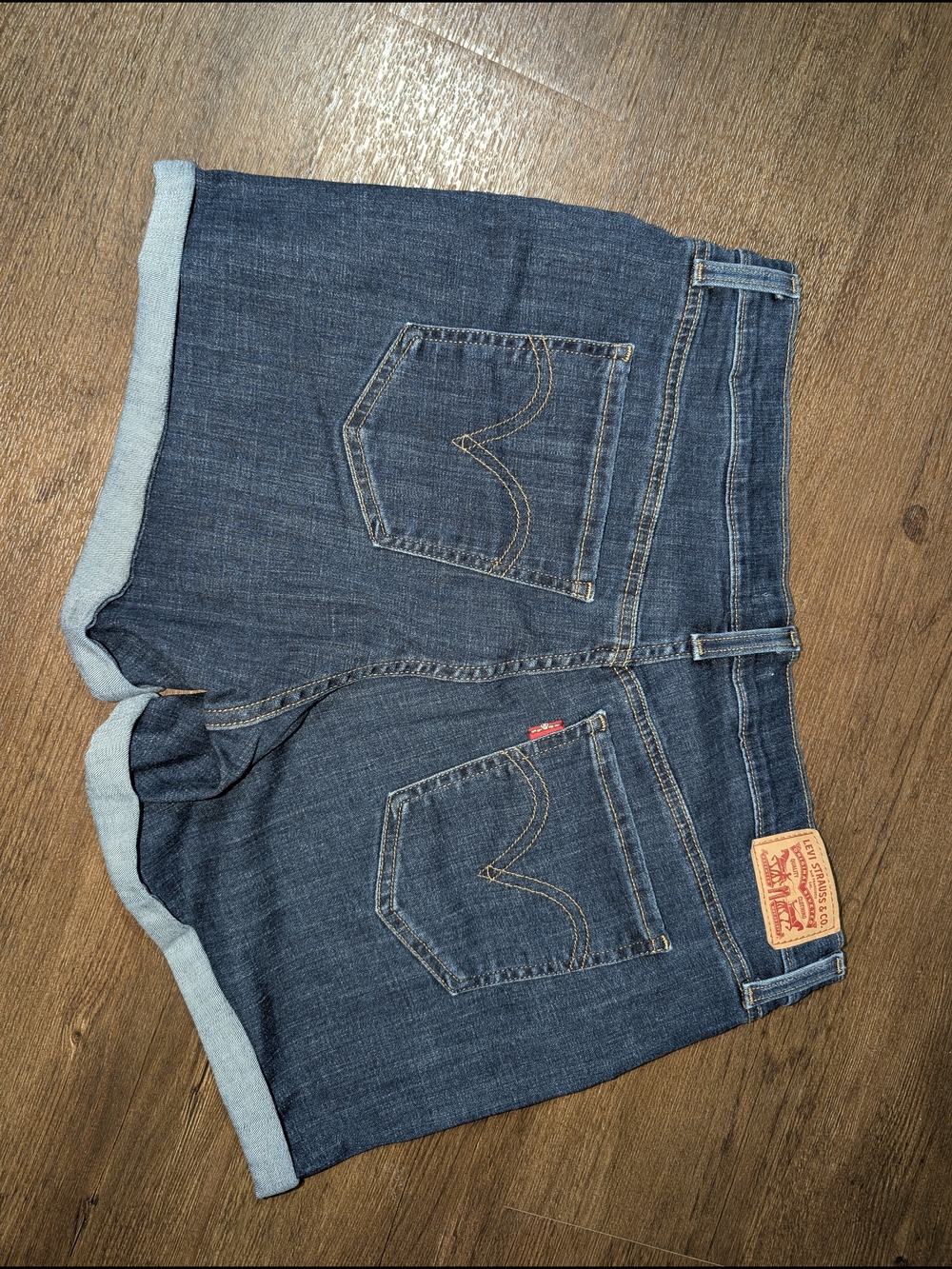 Women's Levi Mid Length Shorts Size 32 Cuffed Dark Wash EUC